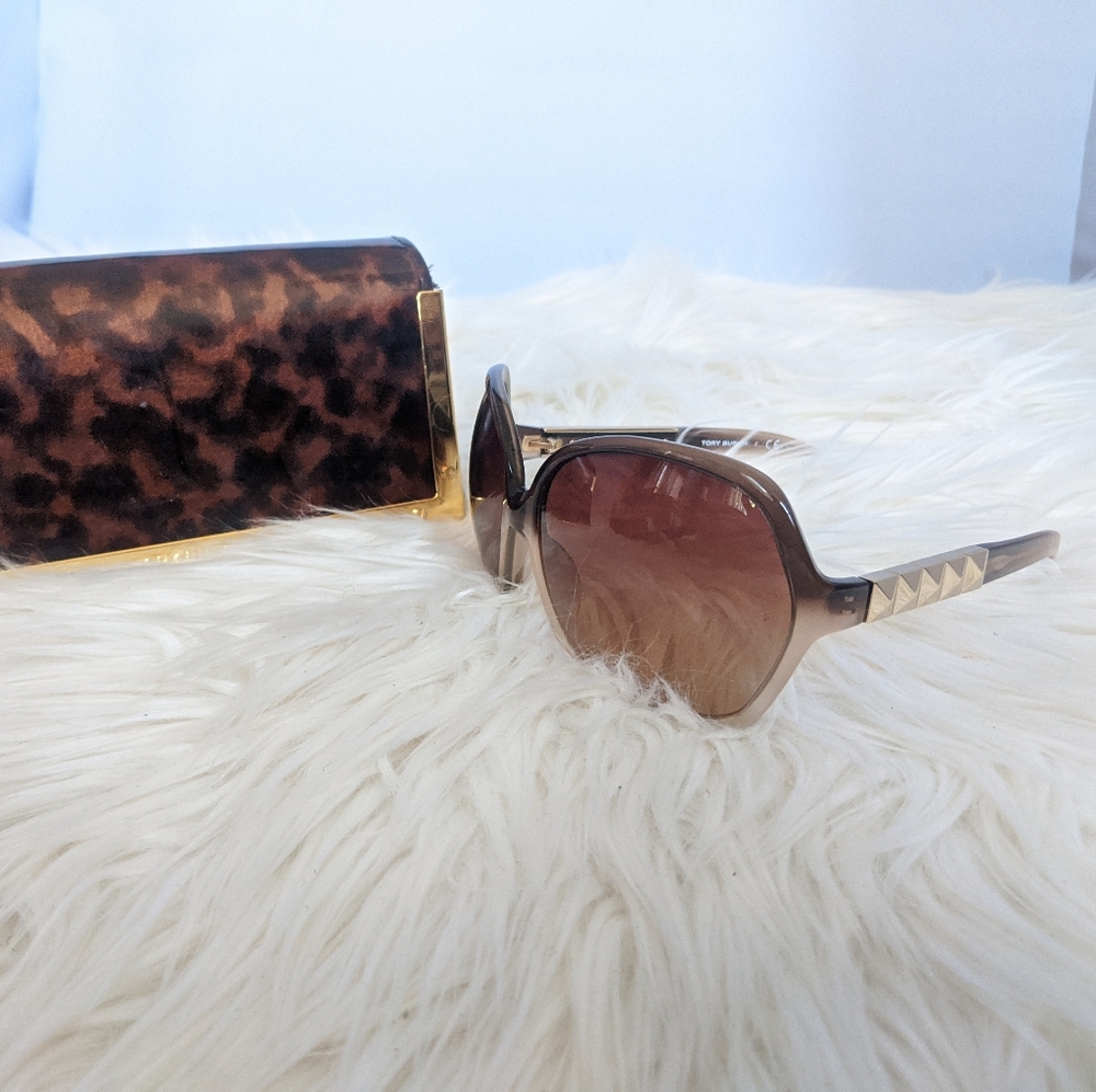 New Tory Burch Gold Pyramid Round Sunglasses - Picture 4 of 8
